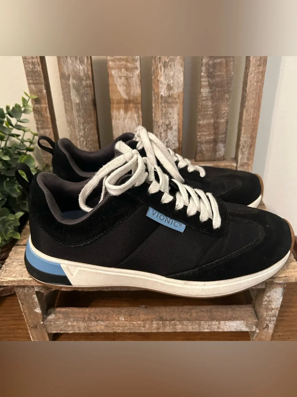 Vionic BREILYN Women's Athletic Shoes Black Size 6.5